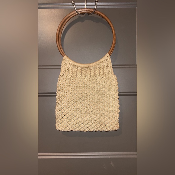 Vintage 1970s macramé w/ wooden handle *HANDMADE* boho bag - Picture 4 of 9
